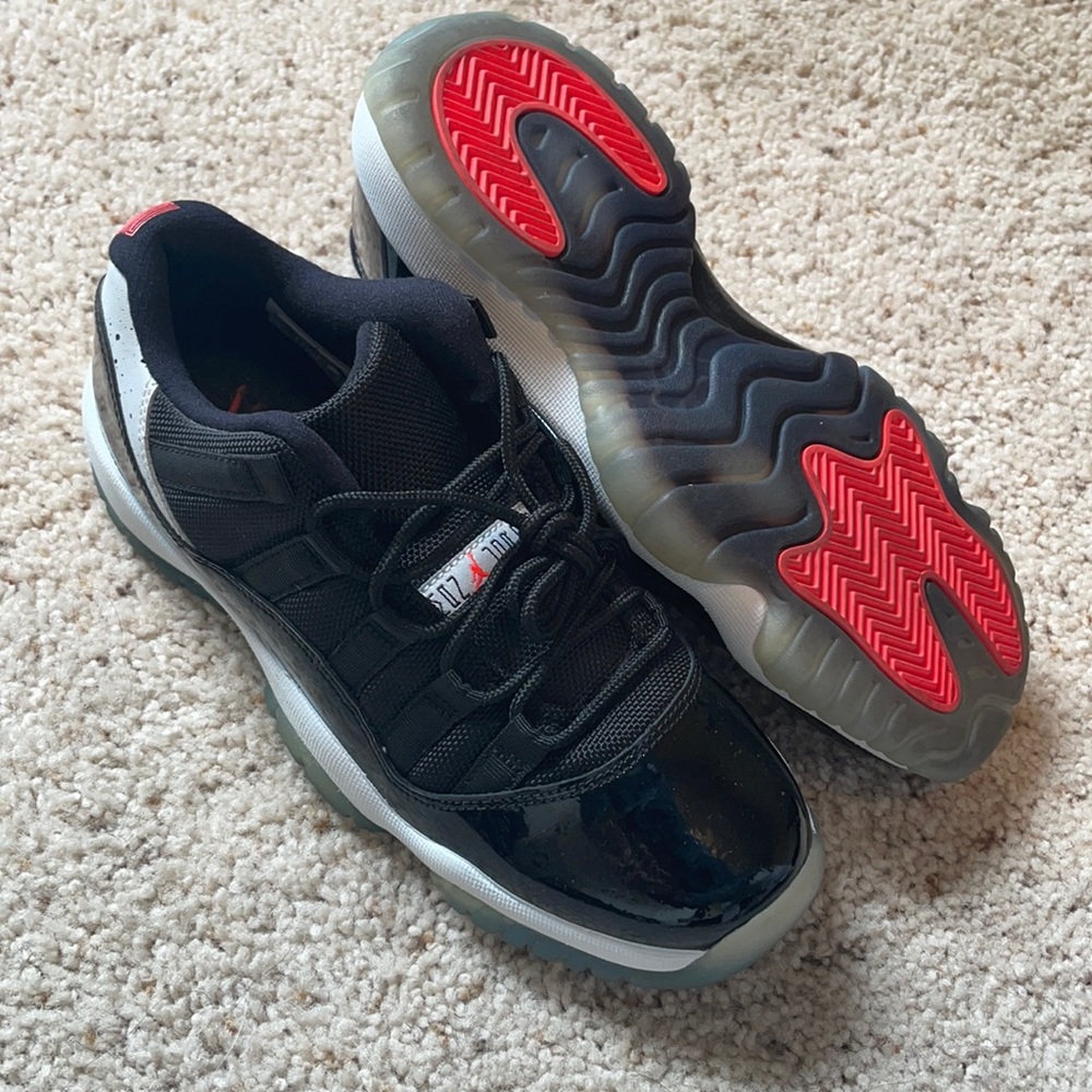 Jordan 11 Retro Low Bred